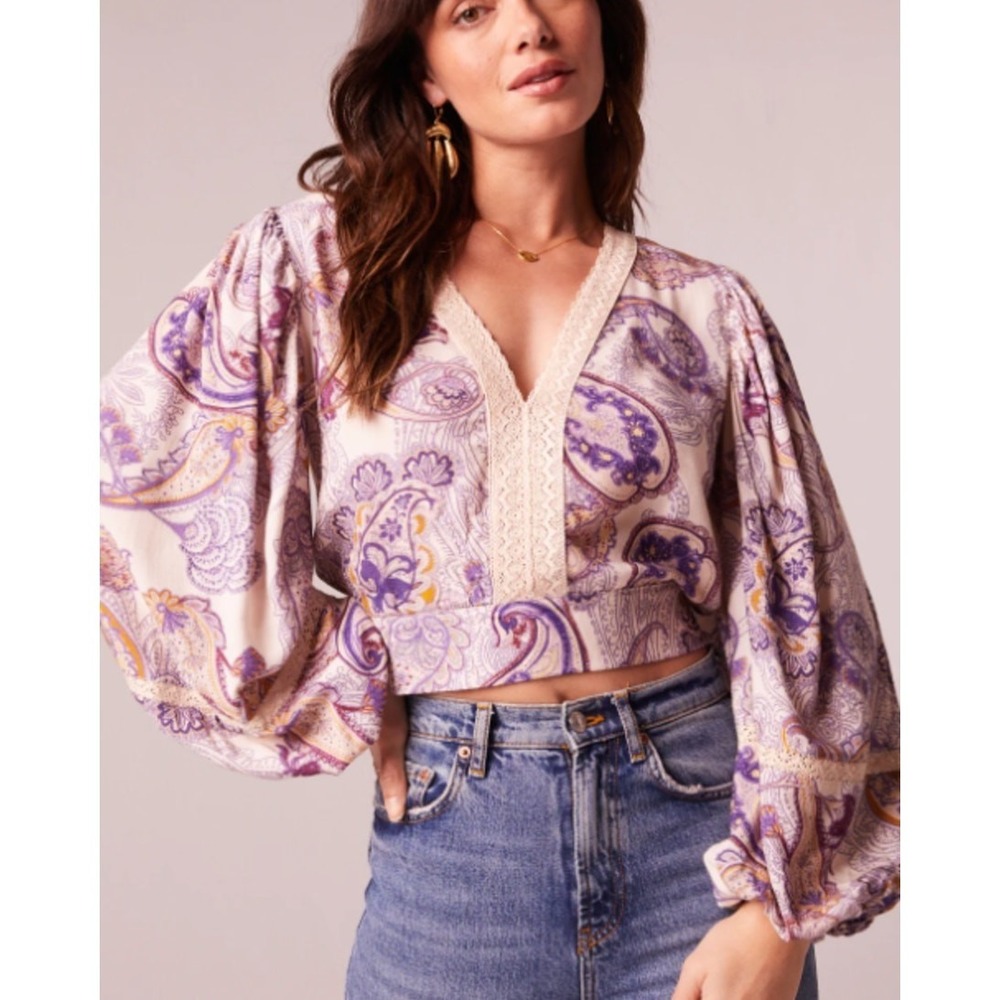 Land of the Free Paisley Balloon Sleeve Crop Top Cream Purple‎ Large W7326248